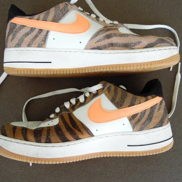 Nike | Shoes | Nike Daktari Tiger Coconut Milk And Atomic 
